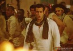 Macho Salman Khan looks Killer in Ek Tha Tiger Movie Stills
