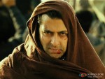 Salman Khan escapes in Ek Tha Tiger Movie Stills