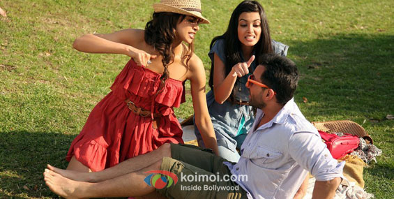 Deepika Padukone, Diana Penty and Saif Ali Khan in Cocktail Movie Stills
