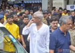 Sudhir Mishra at Rajesh Khanna's Cremation at Vile Parle Mumbai