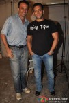 Salman Khan Promote Ek Tha Tiger Movie At Mehboob Studio