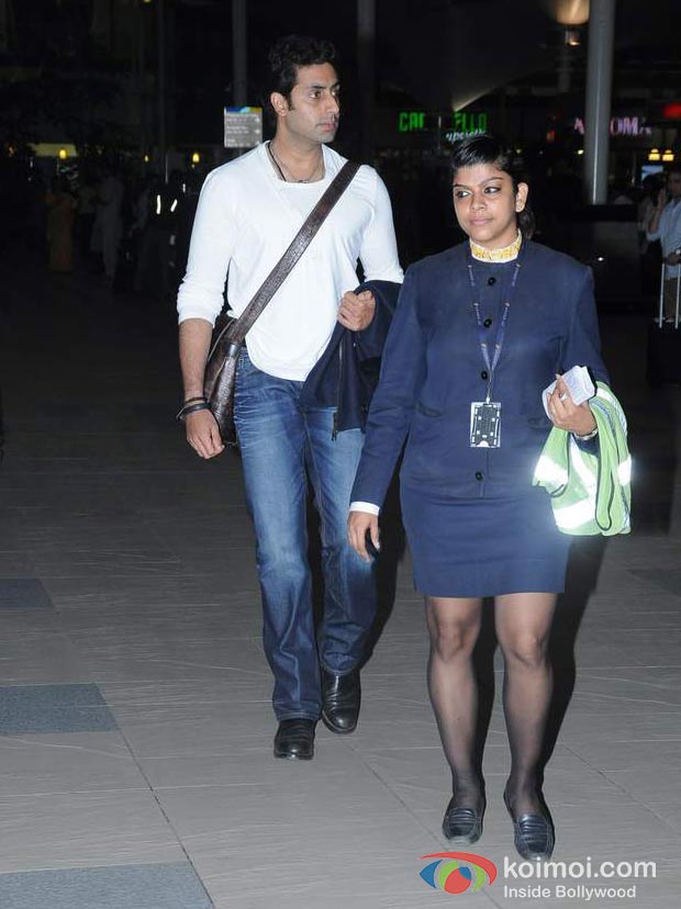 Snapped At Airport : Anushka Sharma, Kangana Ranaut - Koimoi