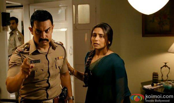Aamir Khan and Rani Mukerji in a still from Talaash Movie