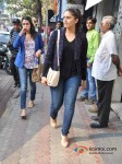 Huma Qureshi Snapped Street Shopping Pic 5