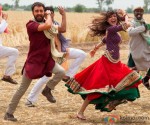 Imran Khan, Anushka Sharma dance crazily in 'Matru Ki Bijlee Ka Mandola' Title Song