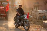'Matru' Imran Khan rides a bike in Matru Ki Bijlee Ka Mandola Movie Stills