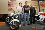 Tanisha, Ajay Devgan And Shirish Kulkarni Meets Son Of Sardaar Contest Winners Pic 2