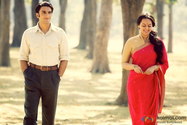 Ranveer Singh and Sonakshi Sinha in a still from Lootera Movie
