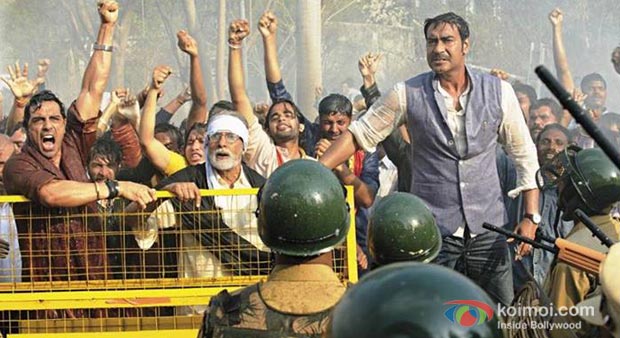 Arjun Rampal, Amitabh Bachchan, Ajay Devgan in Satyagraha Movie Stills