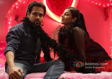 Emraan Hashmi and Vidya Balan in Ghanchakkar Movie Stills