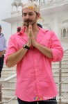 Neil Nitin Mukesh Prays At Bangla Saheb Gurudwara in Delhi Pic 3