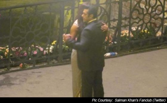 Daisy Shah and Salman Khan on the sets of Jai Ho pic 1