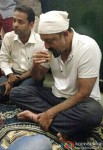Sanjay Dutt visits Dargah to pray for wife Manyata's health Pic 1