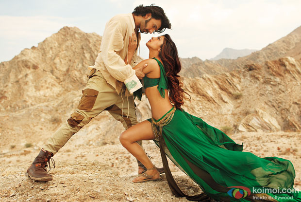 Ranveer Singh and Priyanka Chopra in a still from movie 'Gunday'