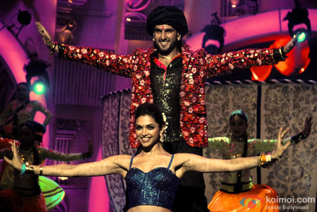 Ranveer Singh and Deepika Padukone perform at Zee Cine Awards 2014