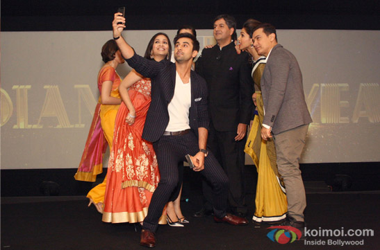 Ranbir Kapoor Dances to 'Badtameez Dil' with Deepika Padukone, Takes Group  Selfie with Aamir Khan [PHOTOS] - IBTimes India