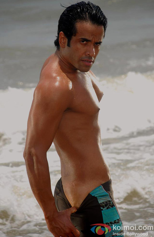 When Bollywood's Hottest Men Went Shirtless - Koimoi