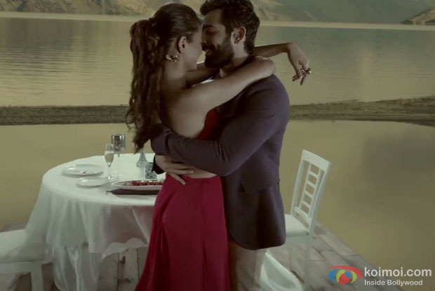 Surveen Chawla and Jay Bhanushali in a still from movie ‘Hate Story 2′