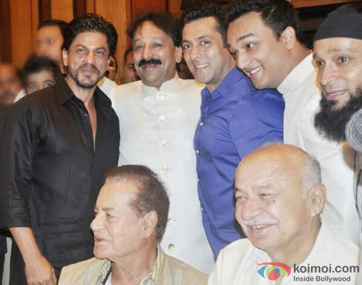 Shah Rukh Khan, Baba Siddique, Salman Khan, Salim Khan, Sushil Kumar Shinde