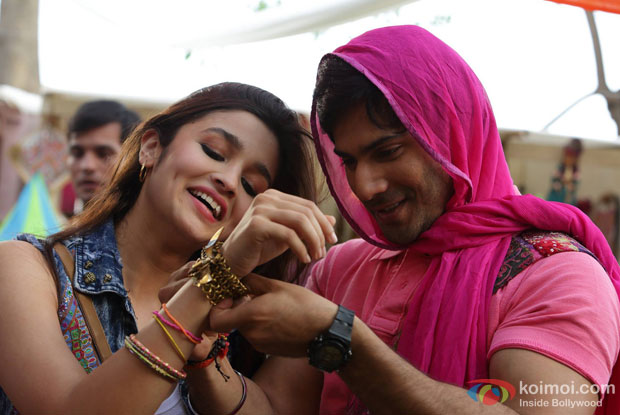 Alia Bhatt and Varun Dhawan in a still from movie ‘Humpty Sharma Ki Dulhania’
