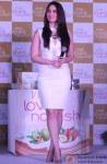 Kareena Kapoor Launches Vivel Love & Nourish range Pic 2