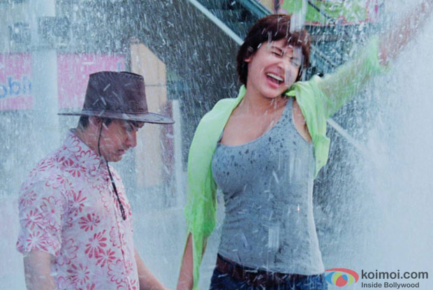 Aamir Khan and Anushka Sharma in a still from movie 'PK'