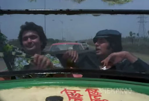 Amitabh Bachchan and Rishi Kapoor in a still from movie 'Amar Akbar Anthony'