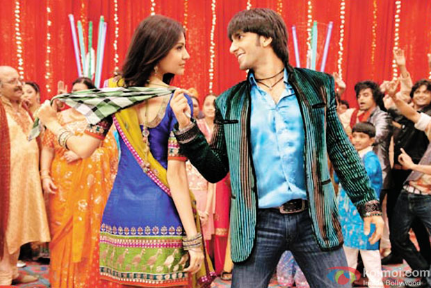 Anushka Sharma and Ranveer Singh in a still from movie 'Band Baaja Baaraat'