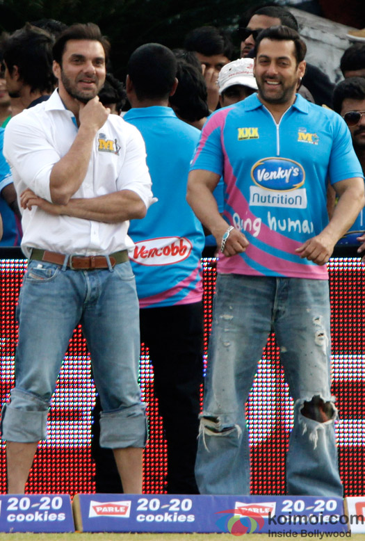 Salman Khan during the Sohail Khan's Mumbai Heroes Match