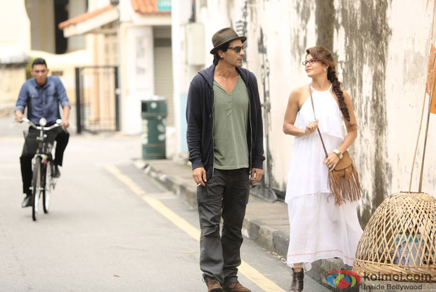 Arjun Rampal and Jacqueline Fernandez in a still from movie 'Roy'