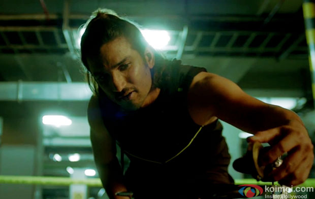 Sushant Singh Rajput in a still from BACH KE BAKSHY music video of movie Detective Byomkesh Bakshy