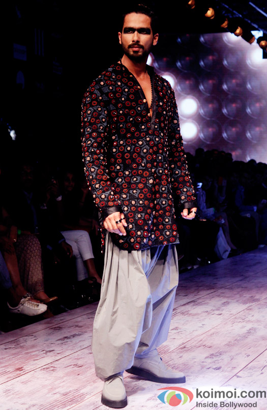 Shahid Kapoor at Lakme Fashion Week 2015