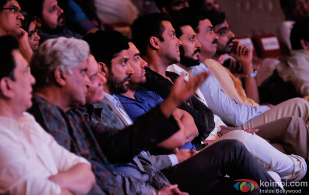  Javed Akhtar, Salim Khan, Farhan Akhtar, Aamir Khan, Salman Khan and Riteish Deshmukh during the meeting to discuss the Development Plan For Mumbai