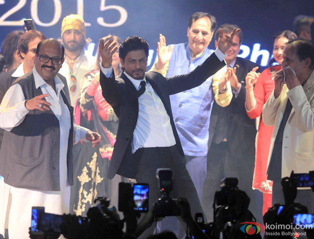 Shah Rukh Khan At Dadasaheb Phalke Film Foundation Awards