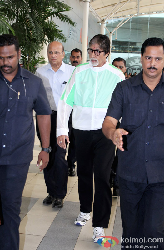 Snapped At Airport :  Amitabh Bachchan