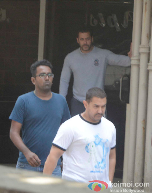 Aamir Khan Visit Salman Khan At Galaxy Apartments