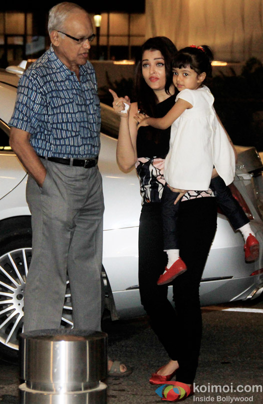 Spotted : Aishwarya Rai Bachchan along with Aaradhya Leaving For Cannes 2015