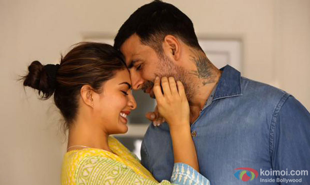 Jacqueline Fernandez and Akshay Kumar in a still from movie 'Brothers'