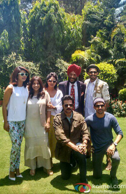 Priyanka Chopra , Anil Kapoor, Ranveer Singh and Farhan Akhtar visited  Milkha Singh's house in Chandigarh