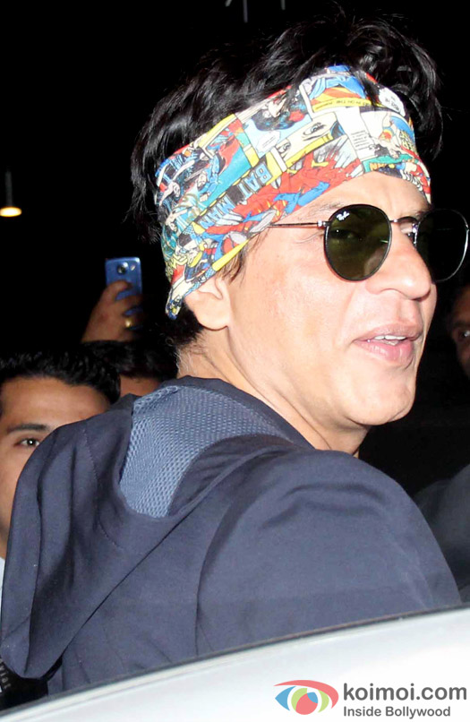 Shah Rukh Khan Snapped At Airport