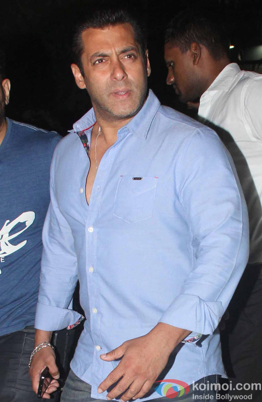Salman Khan Snapped At Airport