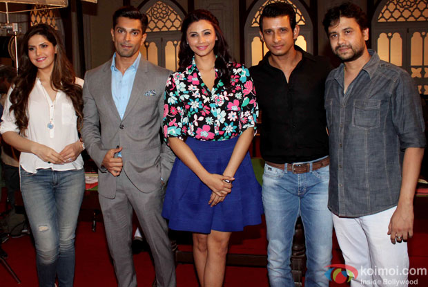Zarine Khan,  Karan Singh Grover, Daisy Shah, Sharman Joshi and Vishal Pan on the sets of movie Hate story 3