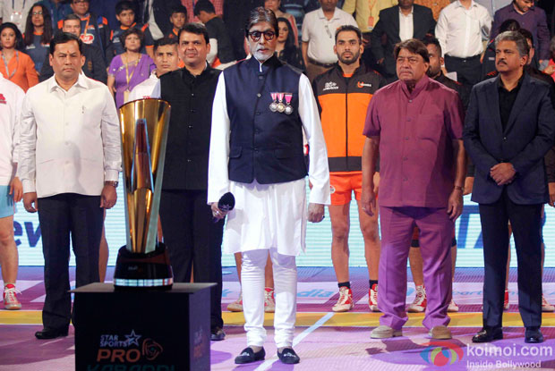 Devendra Fadnavis and Amitabh Bachchan during the opening ceremony of the Pro Kabaddi League 2015