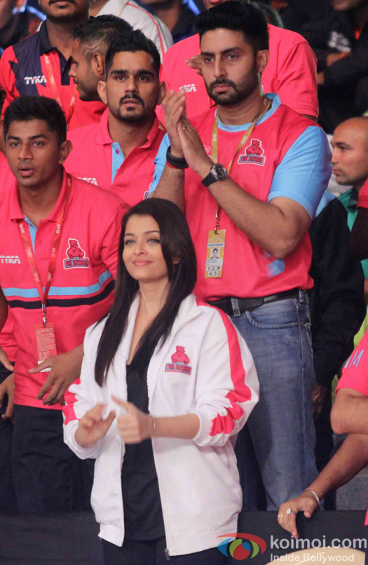 Aishwarya Rai Bachchan and Abhishek Bachchan during the opening ceremony of the Pro Kabaddi League 2015