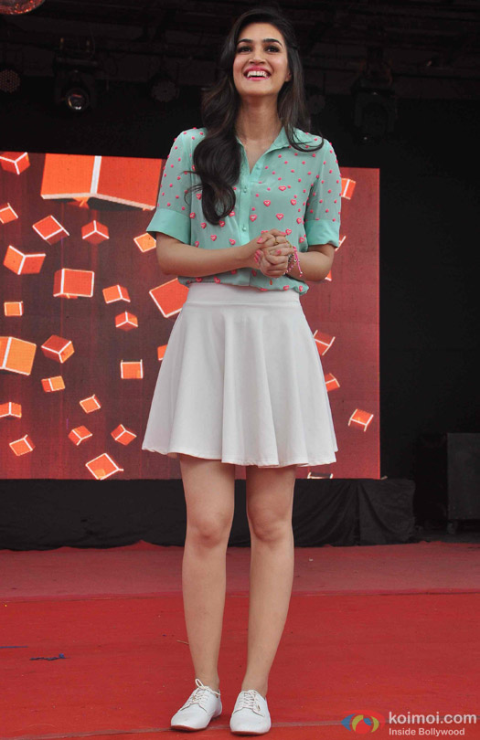Kriti Sanon at the 'Umang Festival 2015'