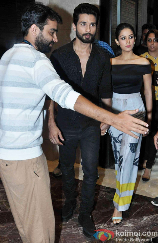 Shahid Kapoor & Mira Rajput Make Hand-In-Hand Appearance At LFW 2015