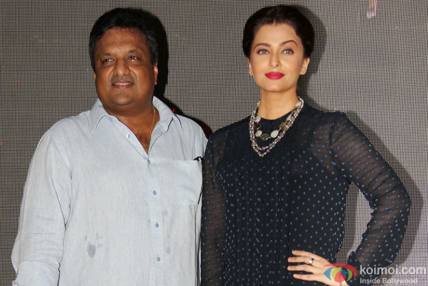 Sanjay Gupta and Aishwarya Rai Bachchan during the Vividh Festival at Mithibai College to promote movie Jazbaa