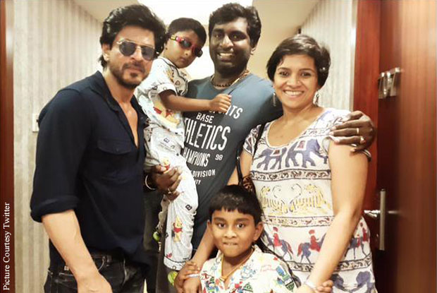 Shah Rukh Khan and K. K. Senthil Kumar on the sets of 'Dilwale'