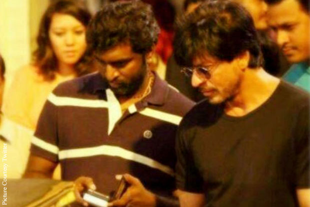 K. K. Senthil Kumar and Shah Rukh Khan on the sets of 'Dilwale'