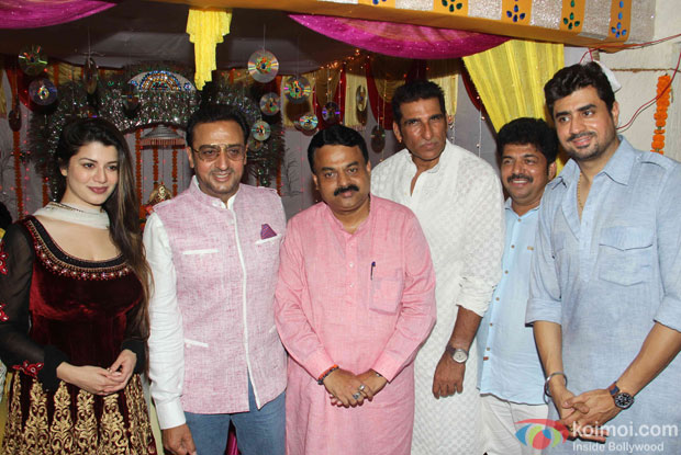 Kainaat Arora, Gulshan and Mukesh Rishi Grover during the Ganesh festival celebrations 